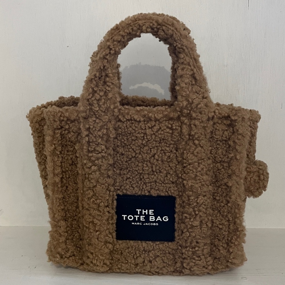 Marc Jacobs The Teddy Small Tote Bag (camel)